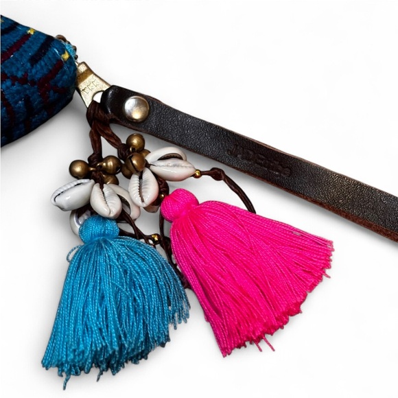 JADETRIBE- Eliz Embroidered Neon Puka Small Clutch- multicolored - Picture 9 of 11